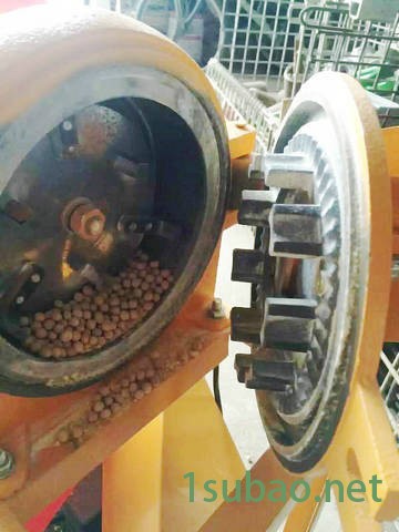 供应盘式磨面机,天阳杂粮磨粉机 大料粉碎机图3