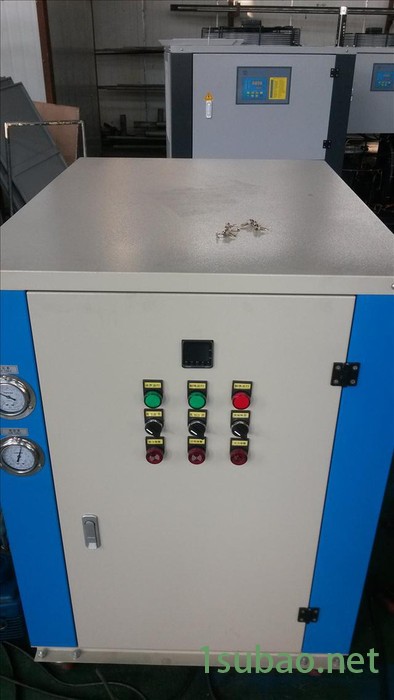 江苏南京江宁10匹水冷箱式冷水机生产厂家制冷量规格选型图2