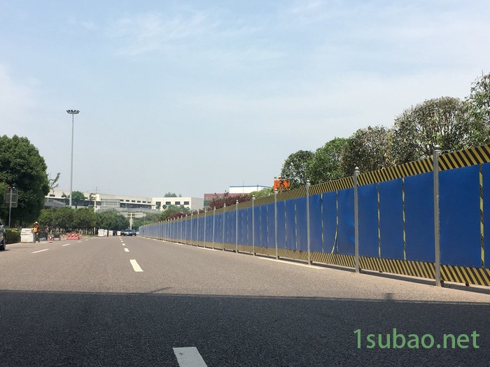 建筑施工pvc围挡 加胶工程塑粉 拓轩组装式冲孔防风围蔽 公路围挡 组装式冲孔防风围蔽供应商图4