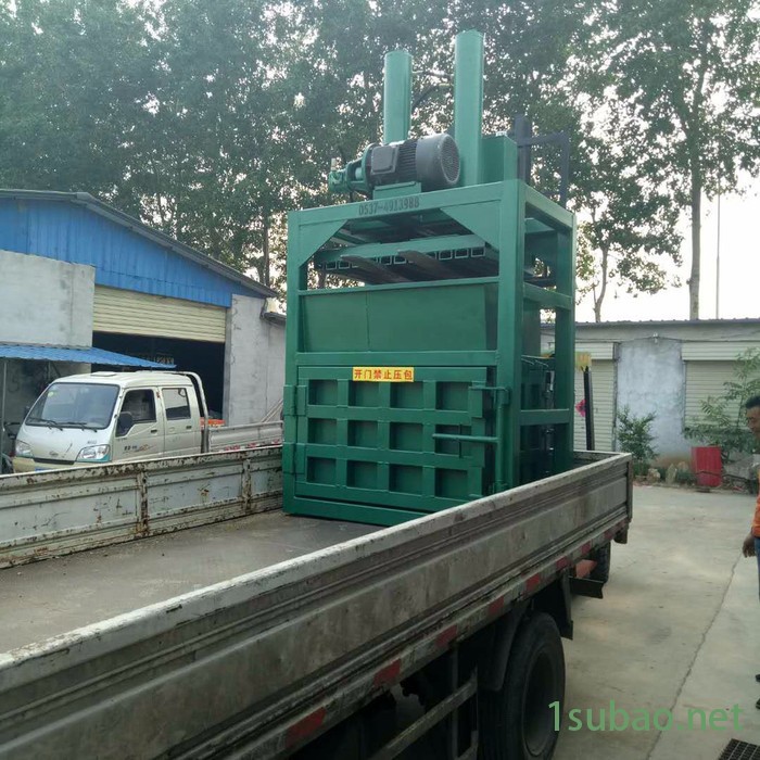 山东粉末成型压片机PVC塑料下角料打包机100吨棉花新闻纸压扁打捆机厂家图4