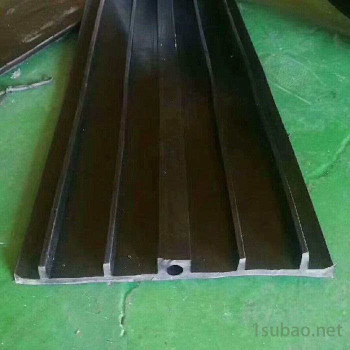 汕头隧道顶部橡胶止水带中埋式钢板式钢边式热熔机止水带CB300*6图3