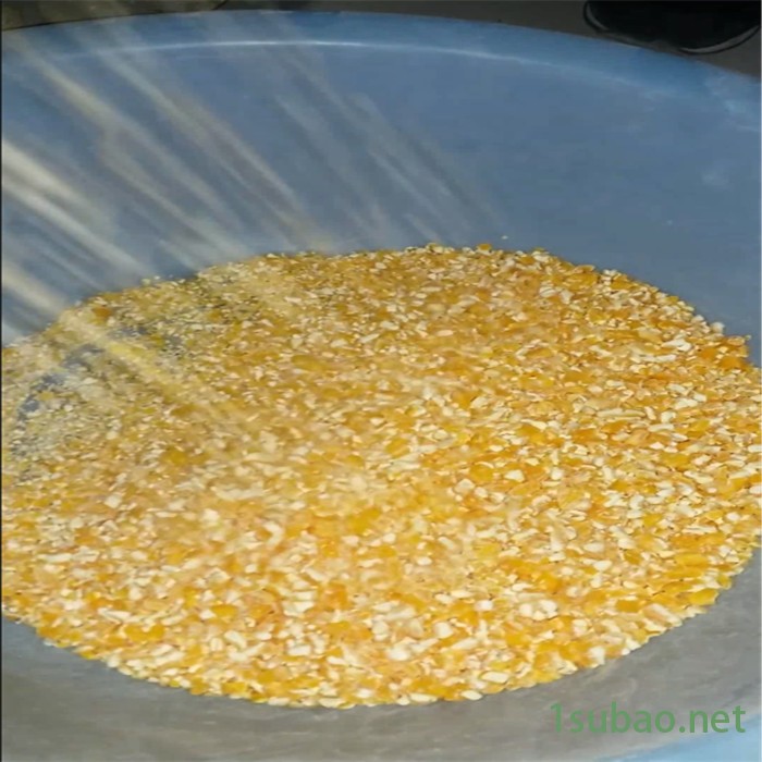 苞米碴子机视频 杂粮脱皮机 玉米磨粉机厂家图5