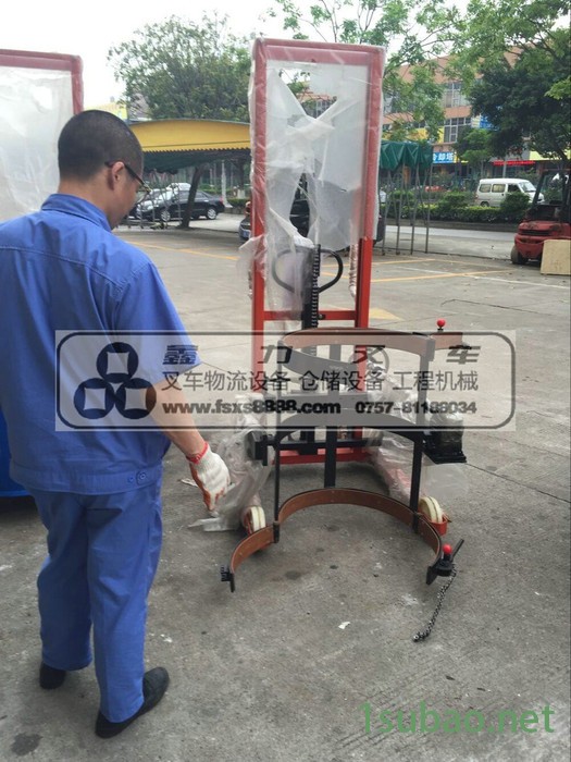 佛山油桶翻转倒料车 油桶升高车 广东卡抱式油桶搬运车价格图7