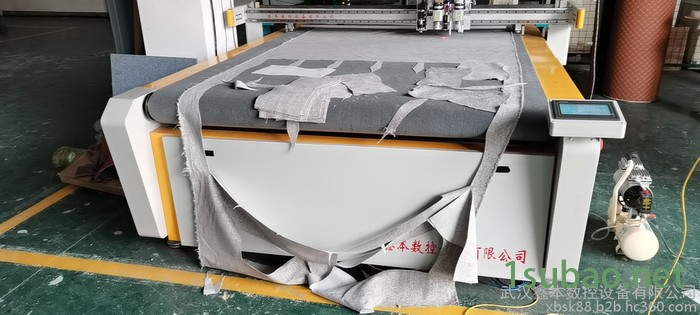 湖北武汉 鑫本数控 沙发裁剪机圆刀切割机地毯切割机布艺沙发下料机图8