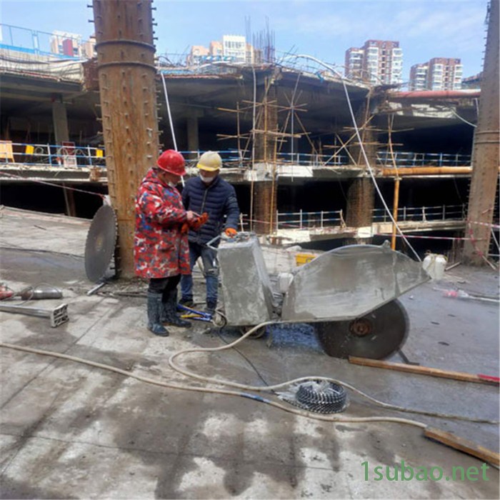 马路切割  马路切割机  江苏地坪切割拆除   水泥路切割拆除  专业人员施工图2