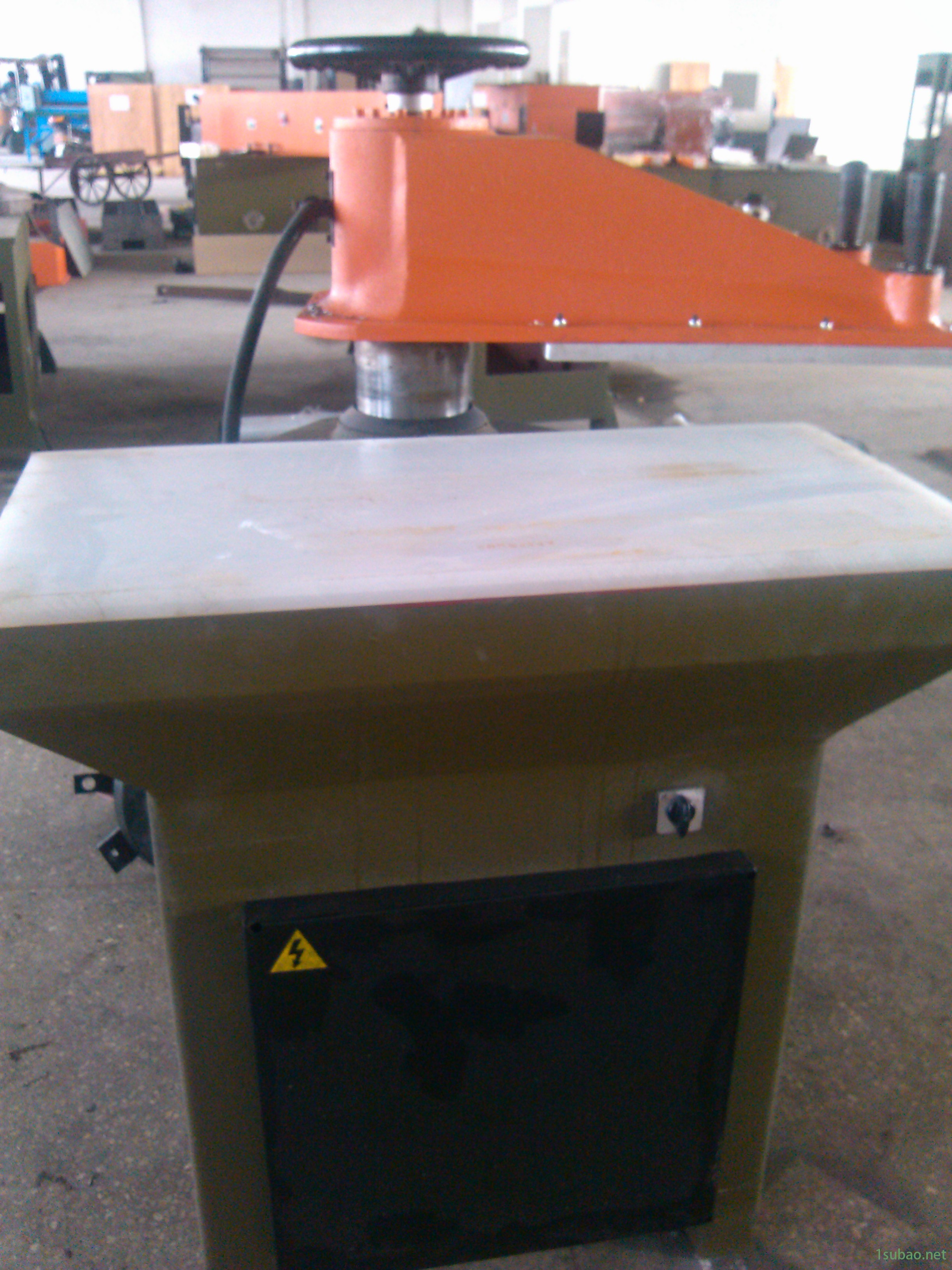 诚信经营华英 XCLB2 HYA2液压摇臂式裁断机 摆臂裁断机下料机 手套摇臂模切机图2