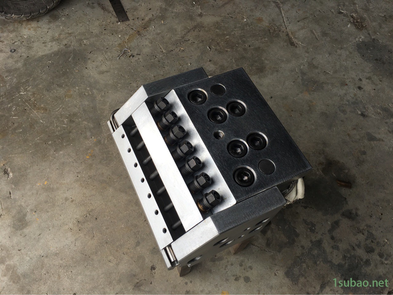 TPE TPU拉力片挤出模具 模头图4