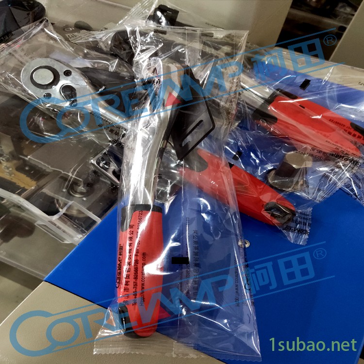 柯田多功能开瓶器 自动包装机 各种零件配件五金工具包装机 装袋  柯田插座包装机 电源插座包装机 五金日用品零件配件通用图2