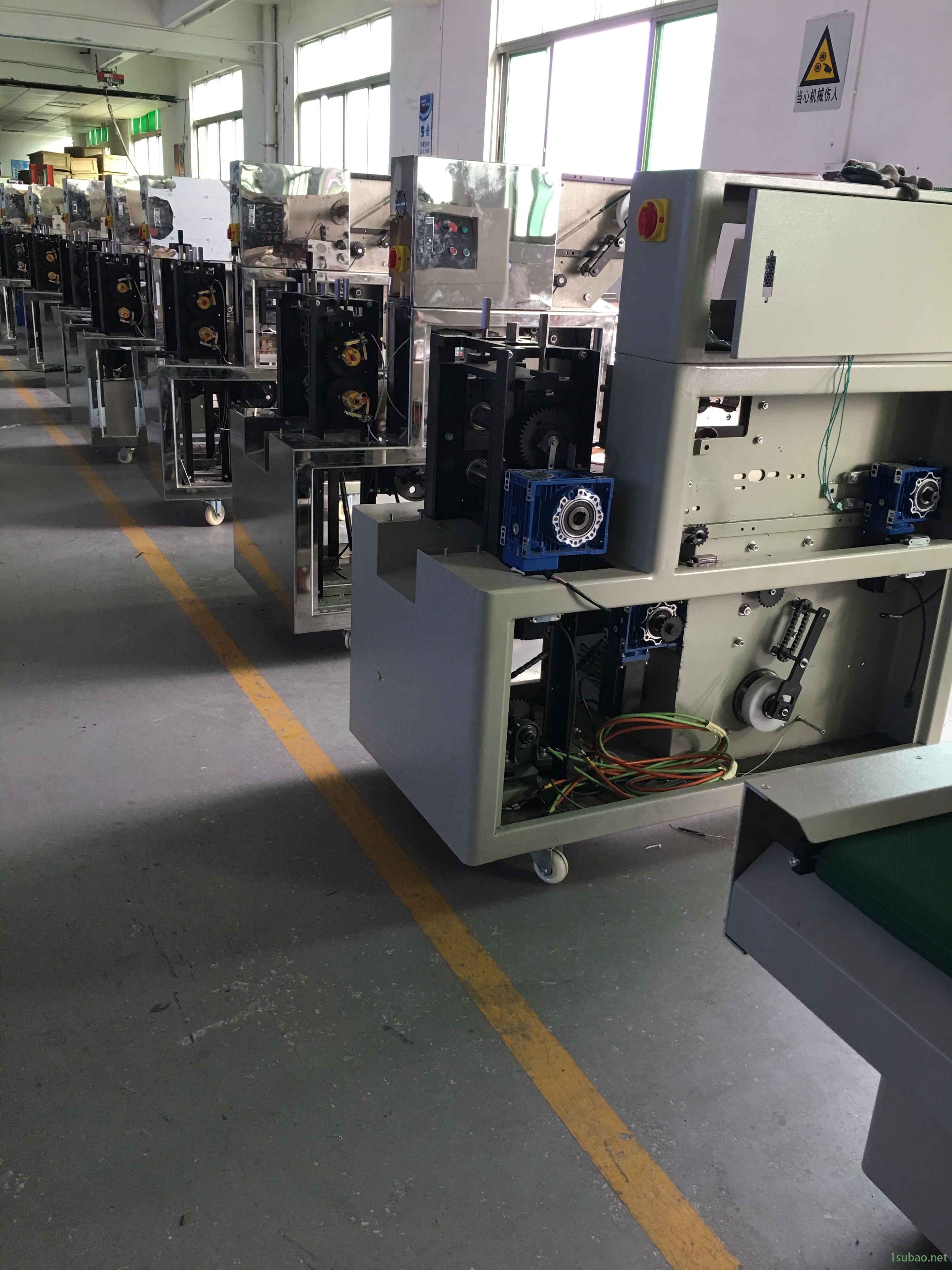 厂家定制美工刀包装机 钢丝钳子套袋包装机 五金工具分装封口机器图2