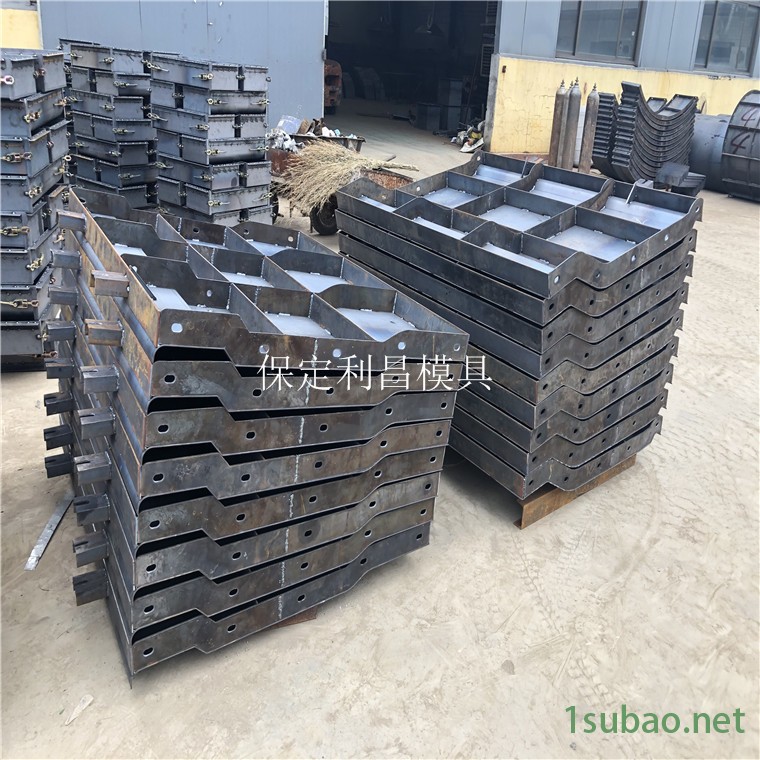 湖北防撞护栏模具 湖北防撞护栏钢模板厂家 华旭模具图2