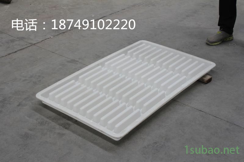 1.05米1.6孔漏粪板模具图3