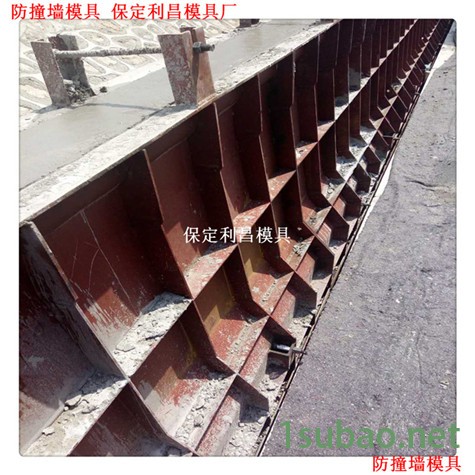 华旭模具 防撞墩模具 防撞墩钢模具 防撞墩铁模具图2