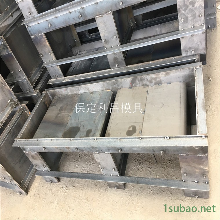 水泥电缆槽模板 高铁电缆槽钢模板 预制电缆槽模具 华旭模具图2