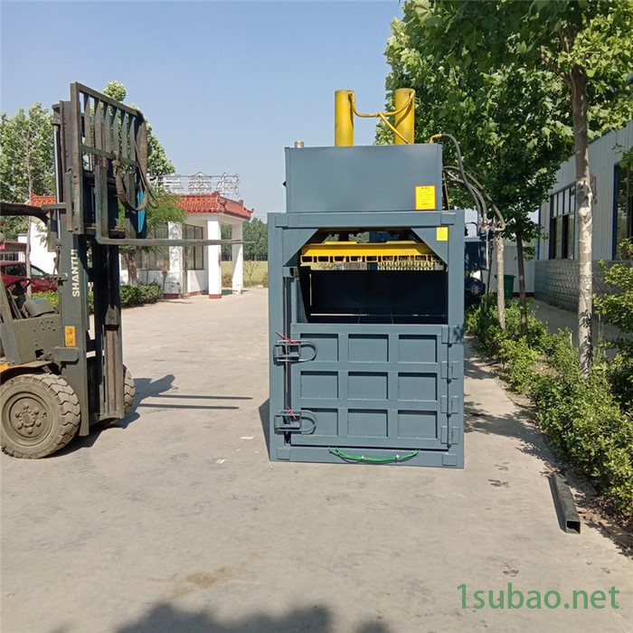 废油桶油漆桶挤扁机 宇晨塑料瓶易拉罐压缩成型机 羊毛压缩打包机价格图5