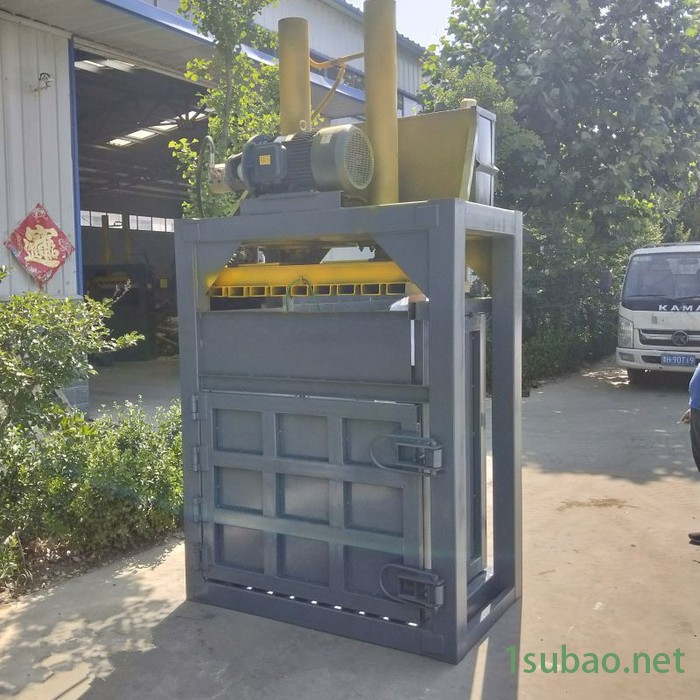 废油桶油漆桶挤扁机 宇晨塑料瓶易拉罐压缩成型机 羊毛压缩打包机价格图7