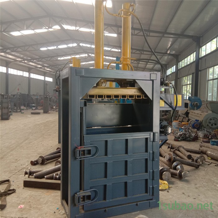 废油桶油漆桶挤扁机 宇晨塑料瓶易拉罐压缩成型机 羊毛压缩打包机价格图8