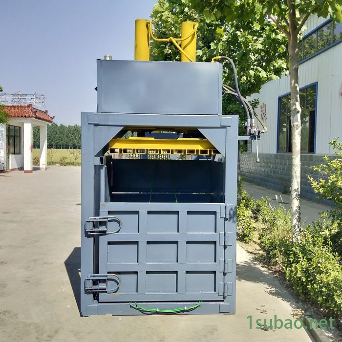 废油桶油漆桶挤扁机 宇晨塑料瓶易拉罐压缩成型机 羊毛压缩打包机价格图6