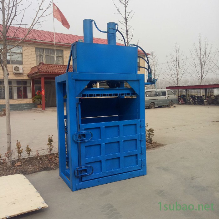 矿泉水瓶压包机  科博压缩成型塑料打包机 废纸杂物加工打块机图4