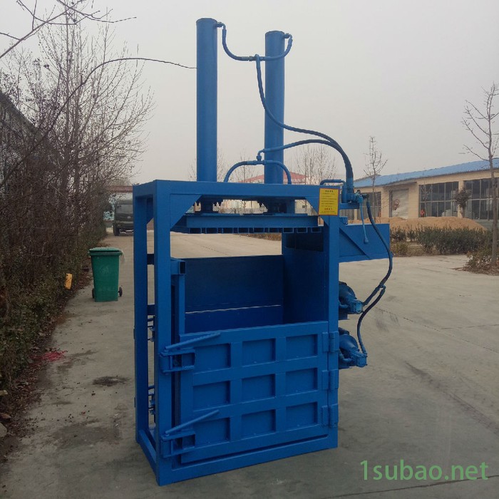 矿泉水瓶压包机  科博压缩成型塑料打包机 废纸杂物加工打块机图7