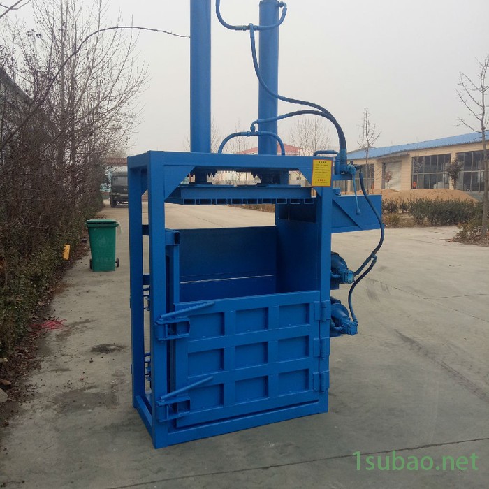 矿泉水瓶压包机  科博压缩成型塑料打包机 废纸杂物加工打块机图3