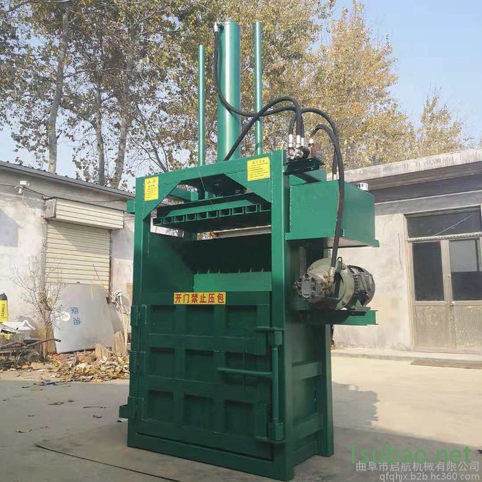 棉花刨丝无纺布挤块机 启航易拉罐液压打包机 被褥压缩成型机价格图5