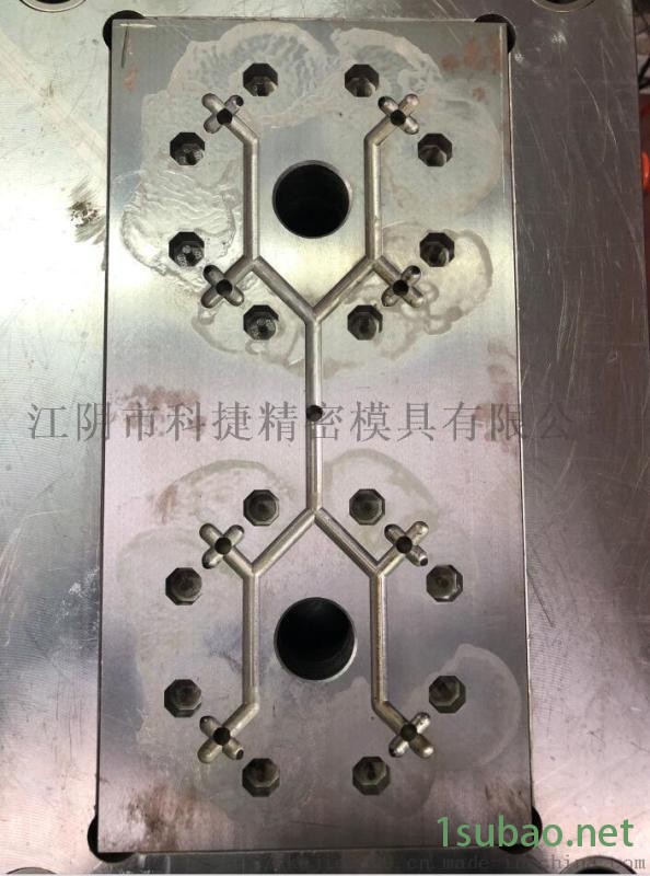 自动脱螺纹模具    注塑模具    模具图2