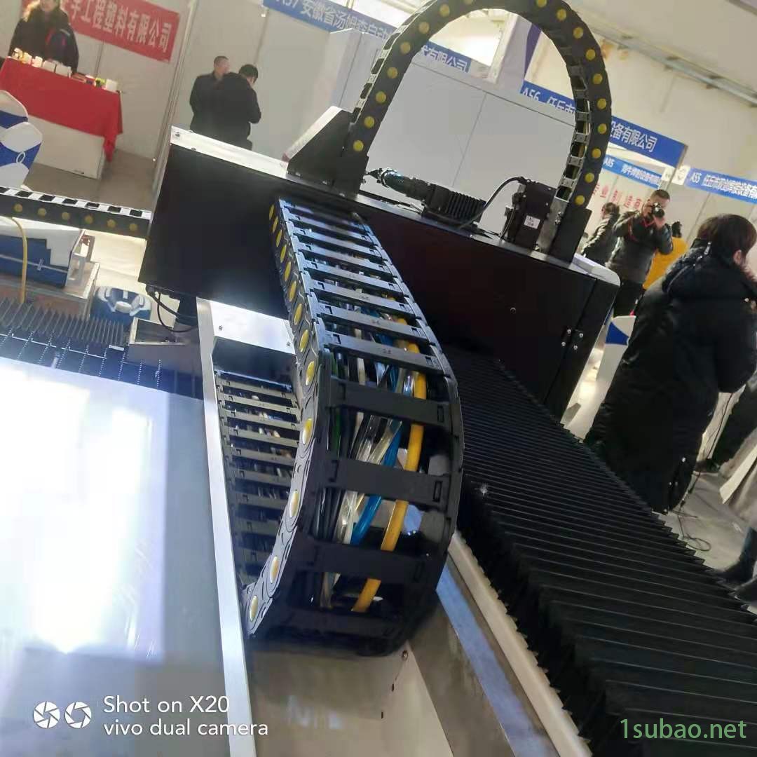 数控车床拖链封闭式拖链全封闭式拖链机床封闭式拖链图2