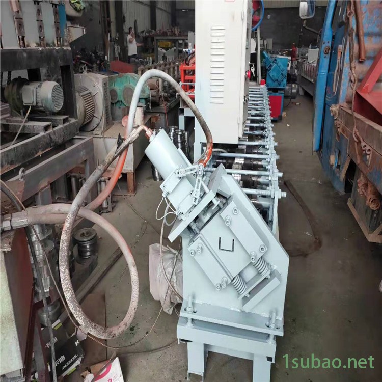 厂家直销宏霖机械 货架C型材设备 C型槽设备 液压数控定尺切断图4