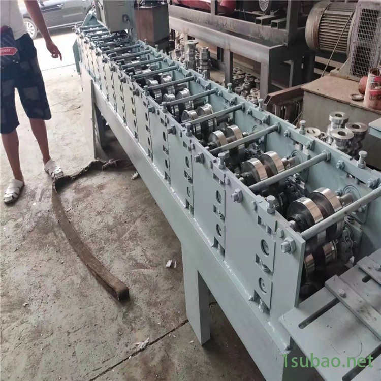 厂家直销宏霖机械 货架C型材设备 C型槽设备 液压数控定尺切断图5