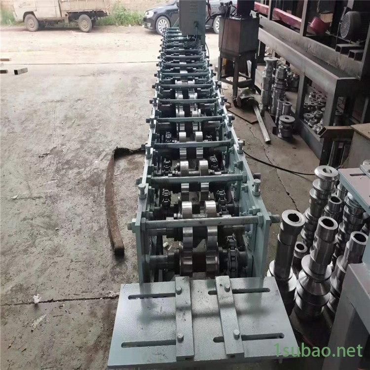 厂家直销宏霖机械 货架C型材设备 C型槽设备 液压数控定尺切断图6