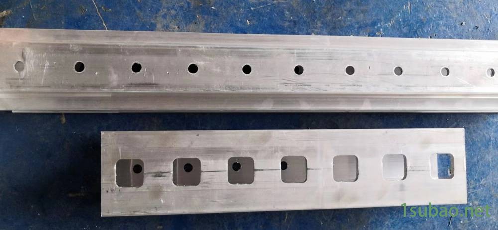 咸宁铝模爬架数控冲床图2