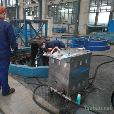 山東濱州橡膠模具干冰清洗,萬通干冰清洗設(shè)備,全自動模具干冰清洗機