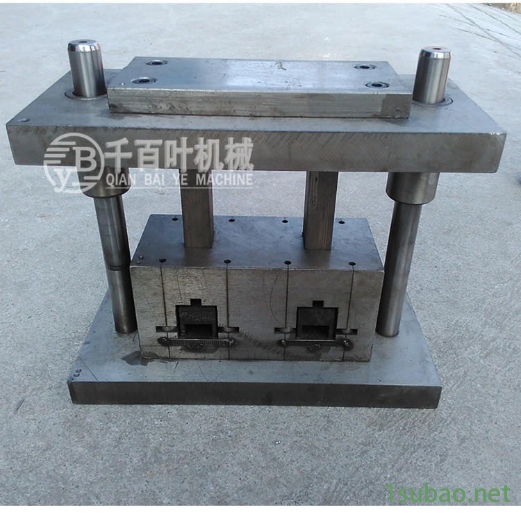 全自动数控冲孔机模具  方管冲孔机模具 不锈钢液压冲孔机模具防盗网冲孔模具  导柱冲孔模具