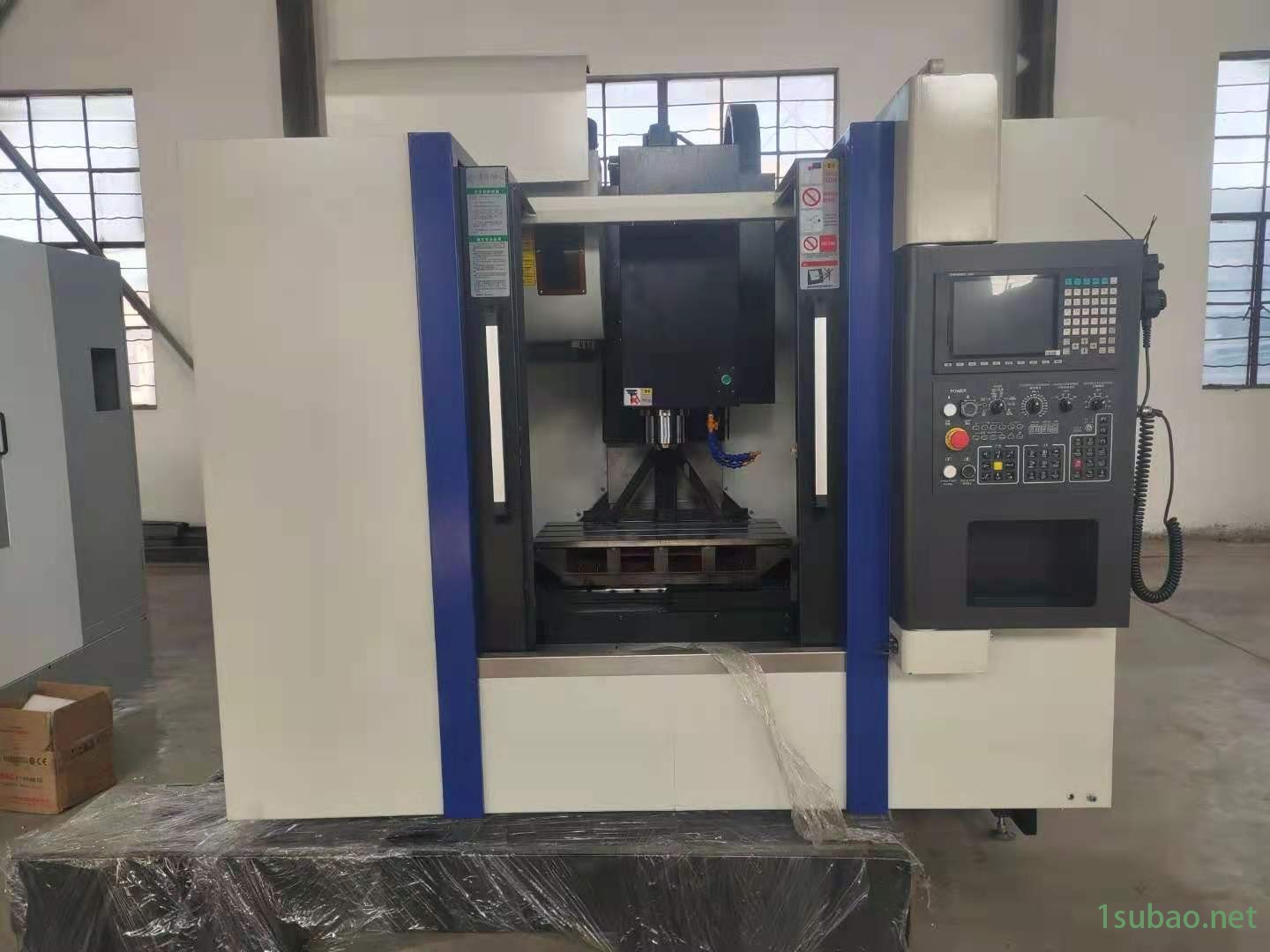 厂家直销  数控铣床  铣床  型号齐全图3