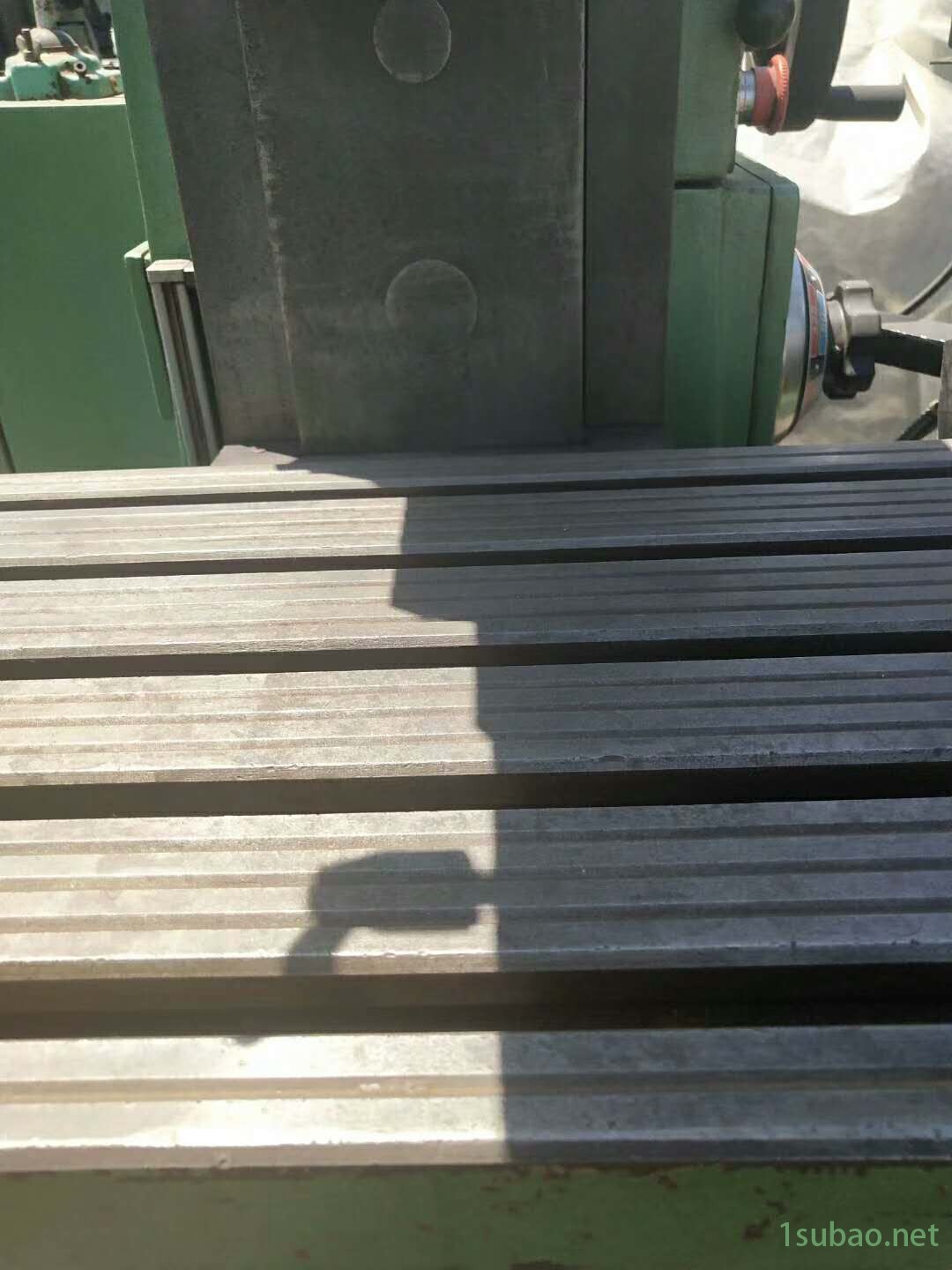 出售二手【北京仪表X8130A铣床】二手铣床带数显图2