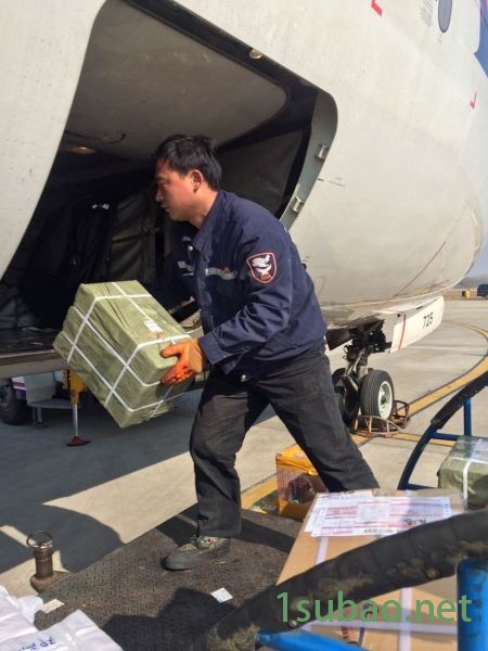 新闻：干燥剂快递，润滑油国际快递，武汉化工品国际快递，上海易驰为你为你优选物流渠道图3