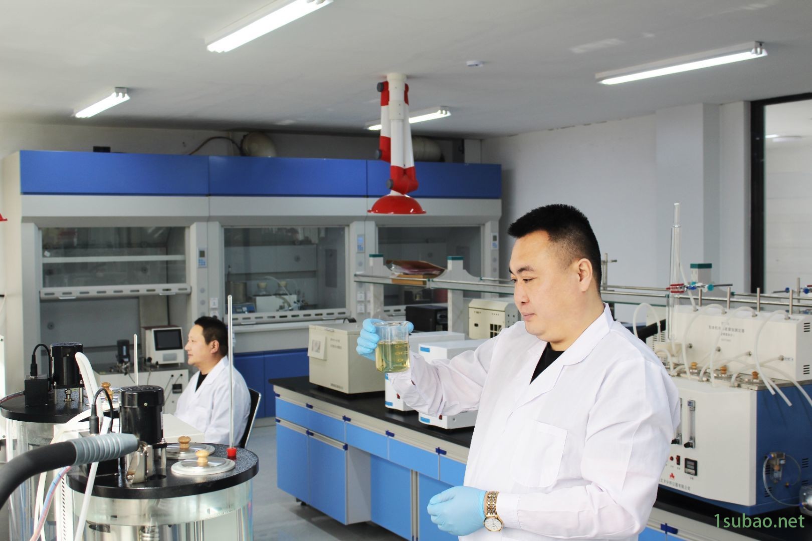 厂家供应阻燃抗磨液压油 厂家批发阻燃液压油液力传动润滑油 18L200L诚招代理图2