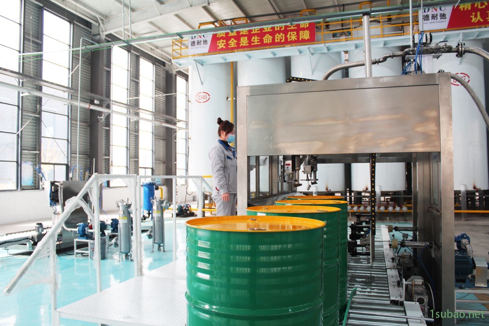桶装抗磨液压油 机械挖机工程润滑油国标液压油图2