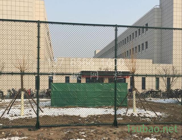 球场围网 体育场护栏网 金属勾花围网 篮球场地运动场围网图4