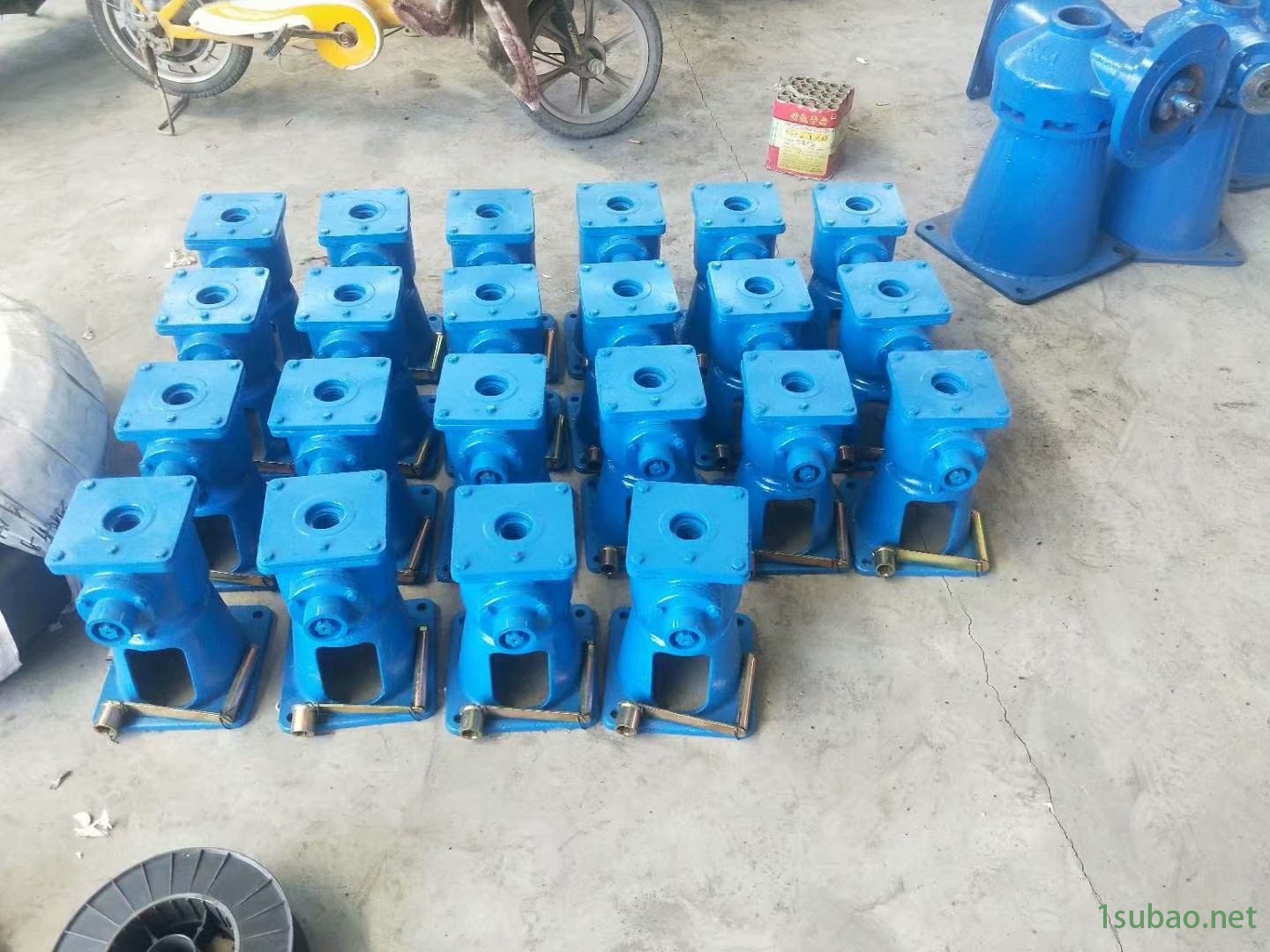 宁海QLC-10A侧摇式启闭机底座尺寸手动侧摇式启闭机螺杆直径1吨(1T)侧摇式螺杆启闭机价格图2