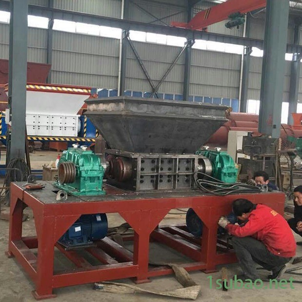 各种物料撕碎设备  大型双轴塑料袋撕碎机价格  废旧火车轮胎撕碎机  金属垃圾多功能撕碎机图4