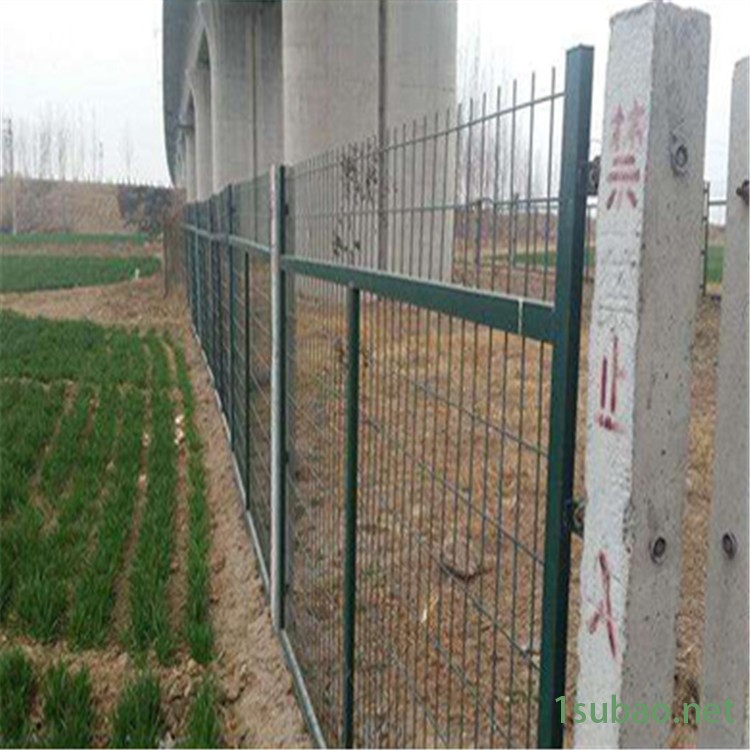 润光铁路护栏厂家 铁丝框架护栏网 铁路防护栅栏 国标金属围栏防抛网图2