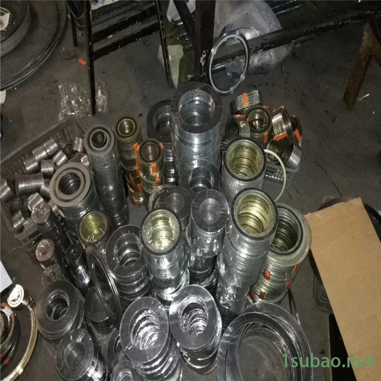 山东厂家批发金属法兰垫片 内外环金属缠绕垫 定做带筋密封垫片型号齐全图2