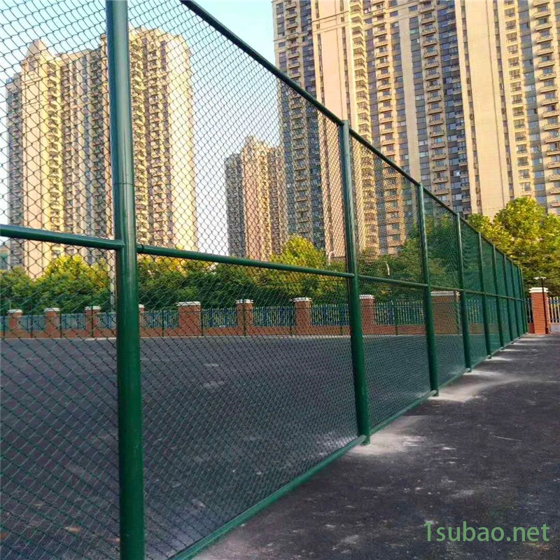 青岛厂家现货供应球场围网球场围栏 运动场金属勾花铁丝网 篮球场护栏峰尚安图2