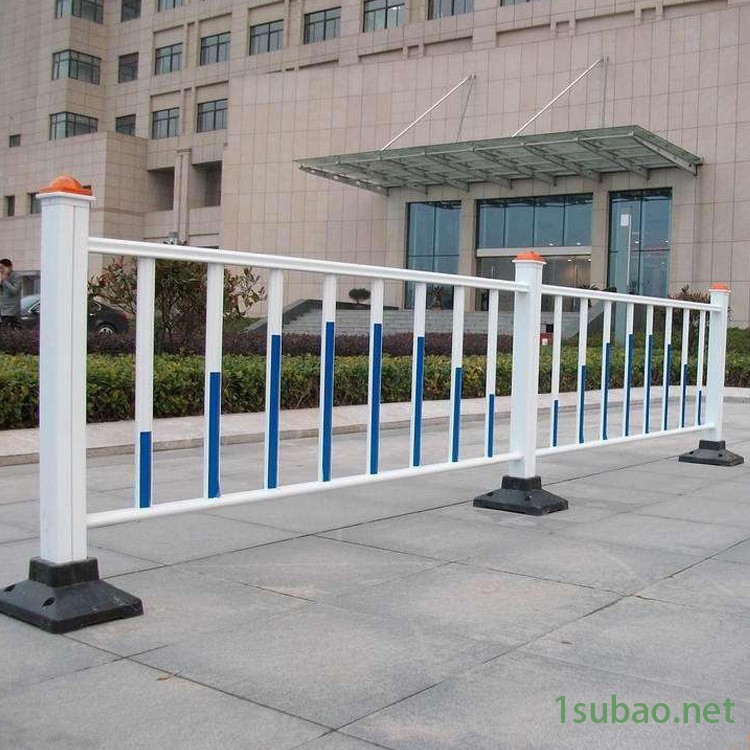 运联金属厂家直销  静电喷涂车辆隔离栏杆 交通马路中间隔离栏热镀锌人行道安全防撞道路护栏图2