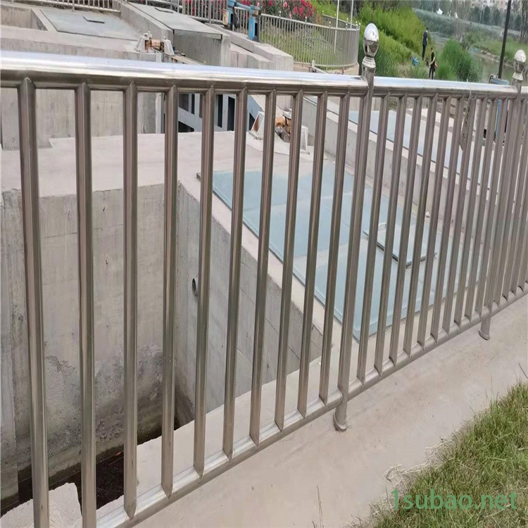 304不锈钢桥梁栏杆 景观护栏 河道护栏 厂家直供 现货销售 大泰金属图2