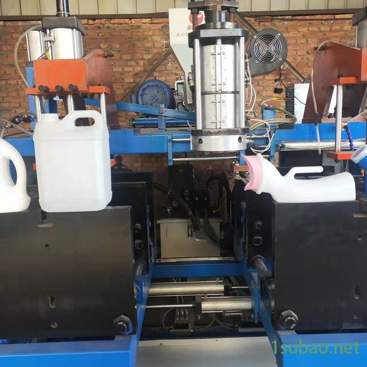 全自动全伺服吹瓶机 80型双螺杆吹瓶机 PE塑料瓶吹瓶机 聚诚厂家图2