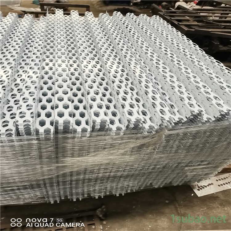 安庆市奥迪装饰冲孔板   哈弗汽车店装饰网孔板  迅鹰金属铝板网图2