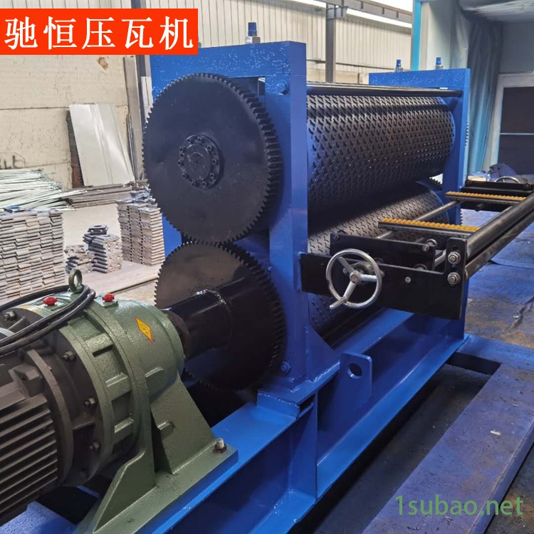 耐磨腐蚀金属压花机 五条筋防滑板滚花机 驰恒压瓦机 楼梯板压花机图2