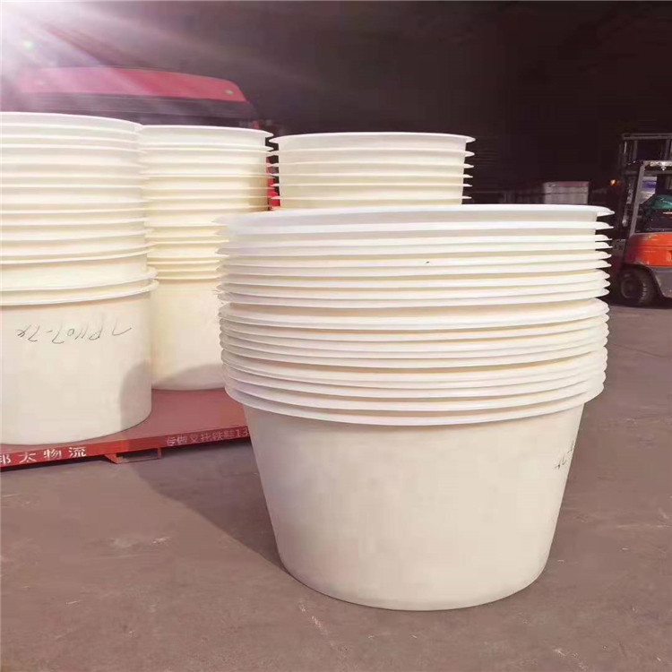 四平市8吨纯水储罐滚塑厂家